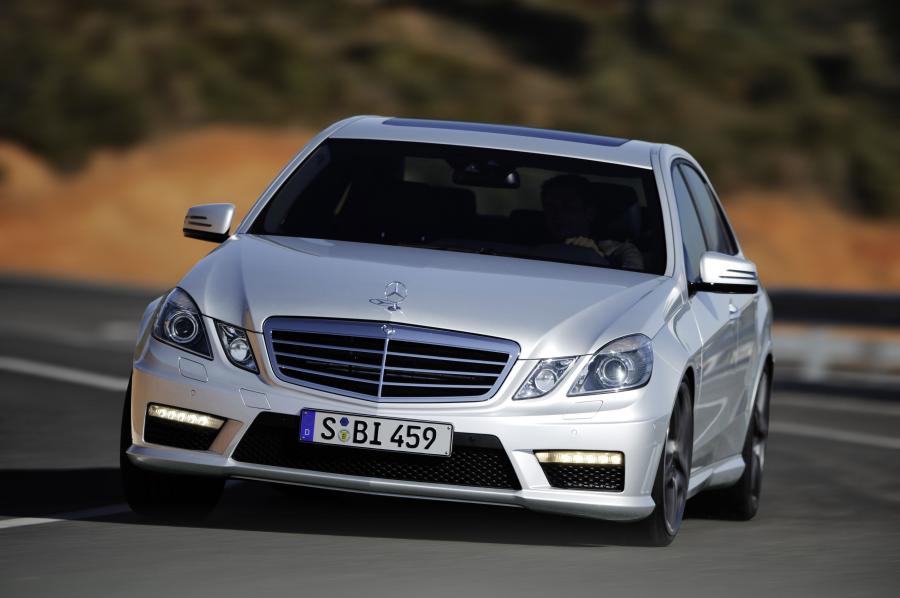  Mercedes-Benz E63 AMG 2009 года  (фото 14 из 26)